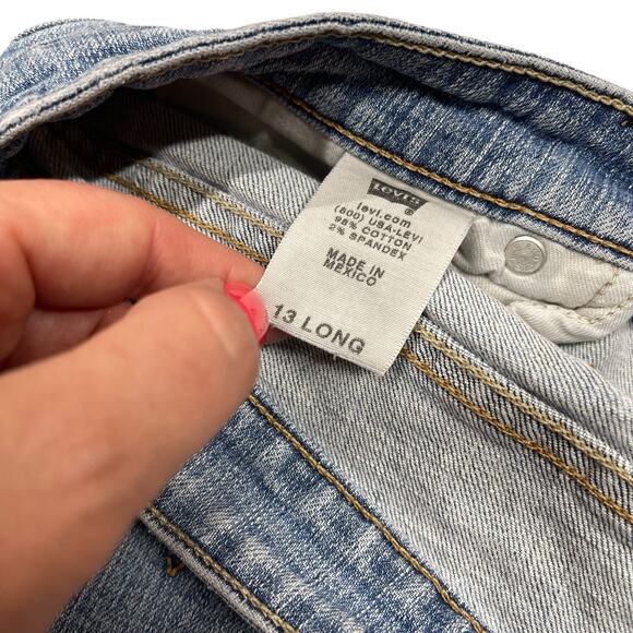 Levis 524 Too Superlow Cut Off Jean Shorts Distressed Denim VTG - Picture 10 of 10